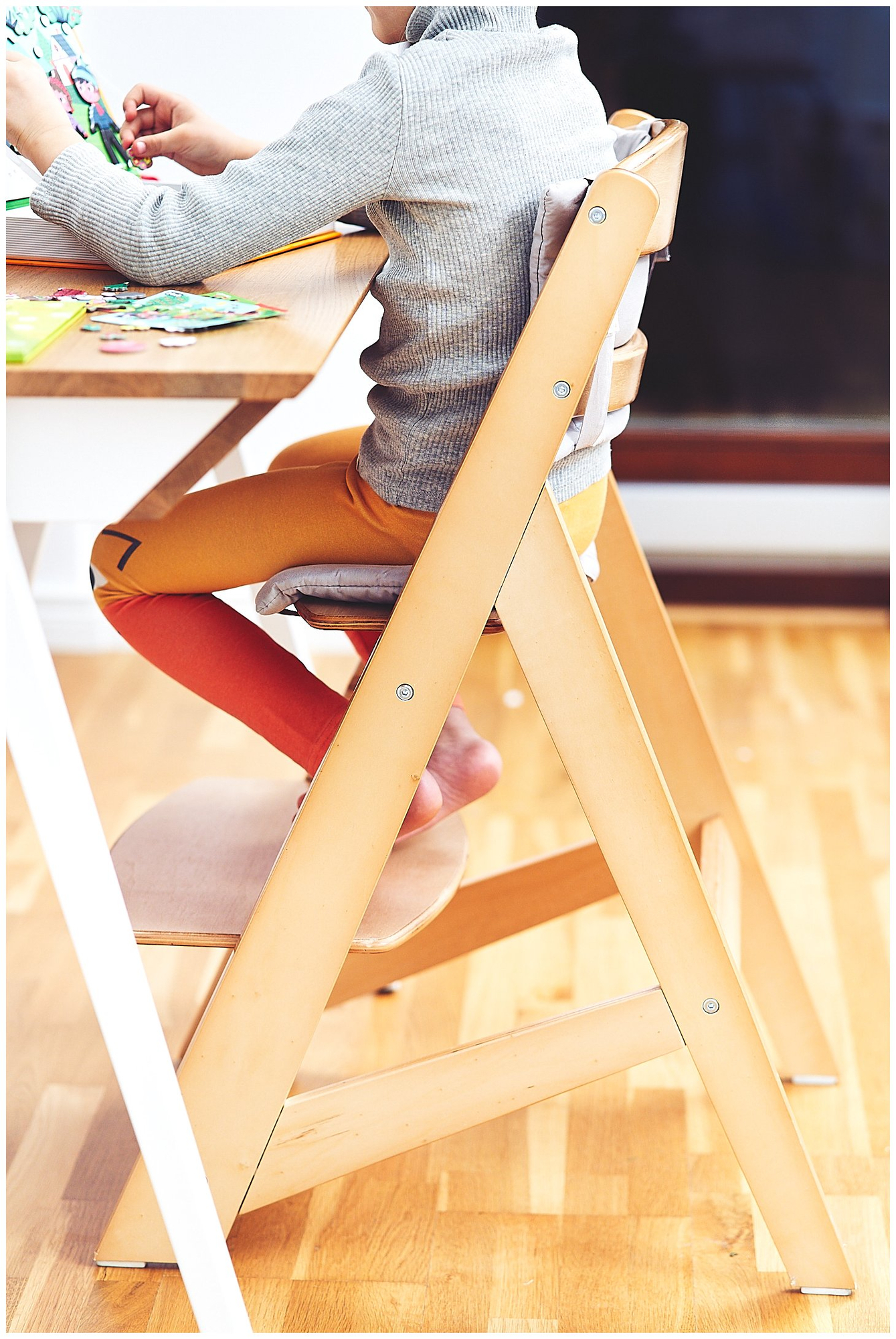 Puidust söötmistool Moby-System WOODY - naturaalne puidu värvus