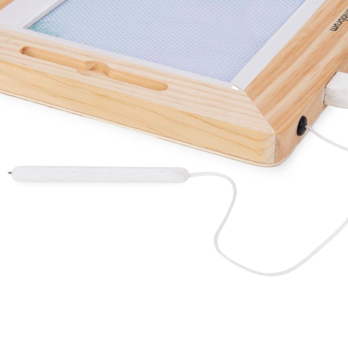 Puidust templitega külalisteraamat - joonestuslaud