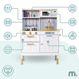 Puidust valge köök koos aksessuaaride ja esiplaaniga