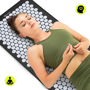 Suur nõelravimatt padja ja kattega - 130 cm HyperMotion mustvalge