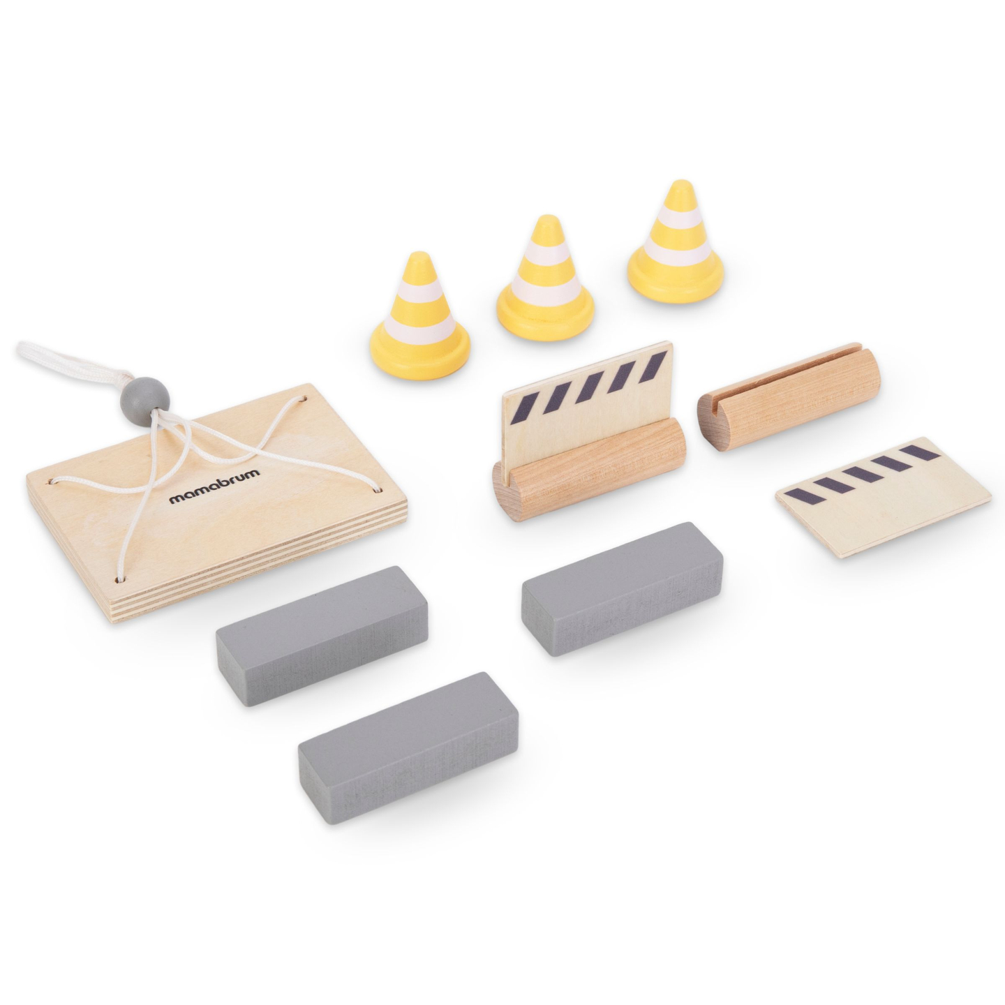 Puidust ehitusplats koos suure liikurkraana ja sõidukitega, tornkraana