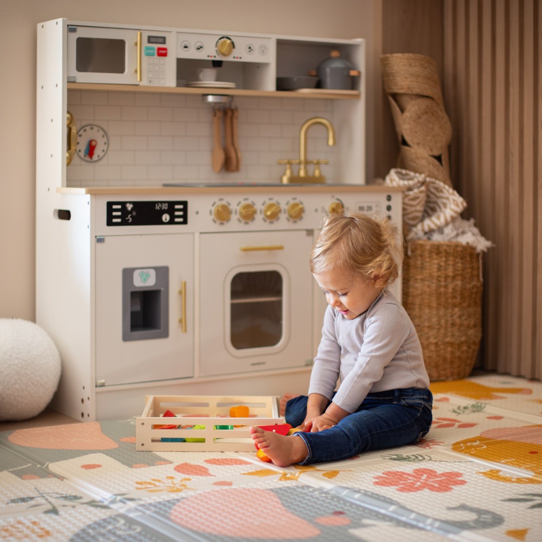 Interaktiivne XXL puidust köök koos tarvikute ja LED valgustusega - kahetasandiline