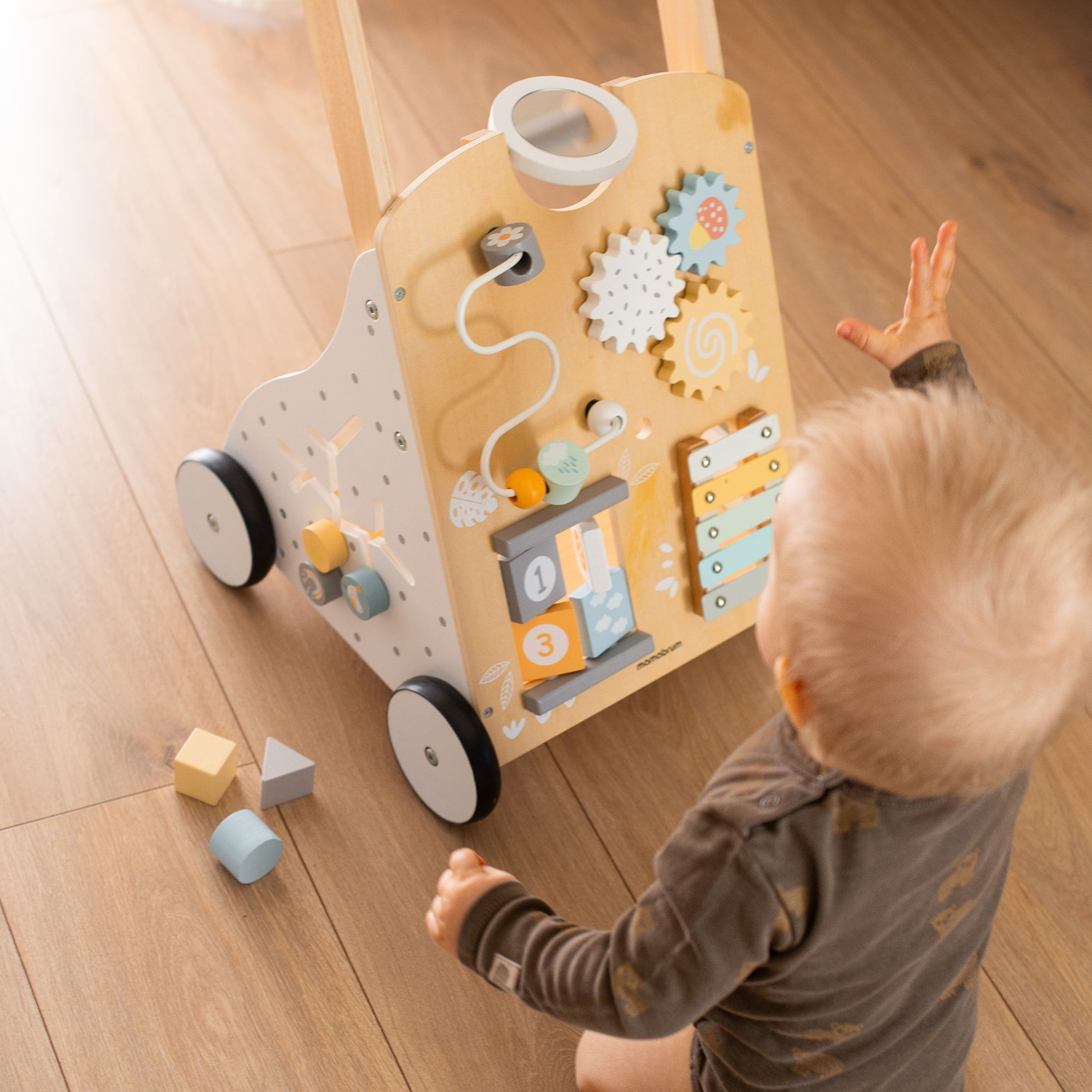 Hariduslik puidust kõndija 8in1 / beebitõukur - manipulatiivne laud