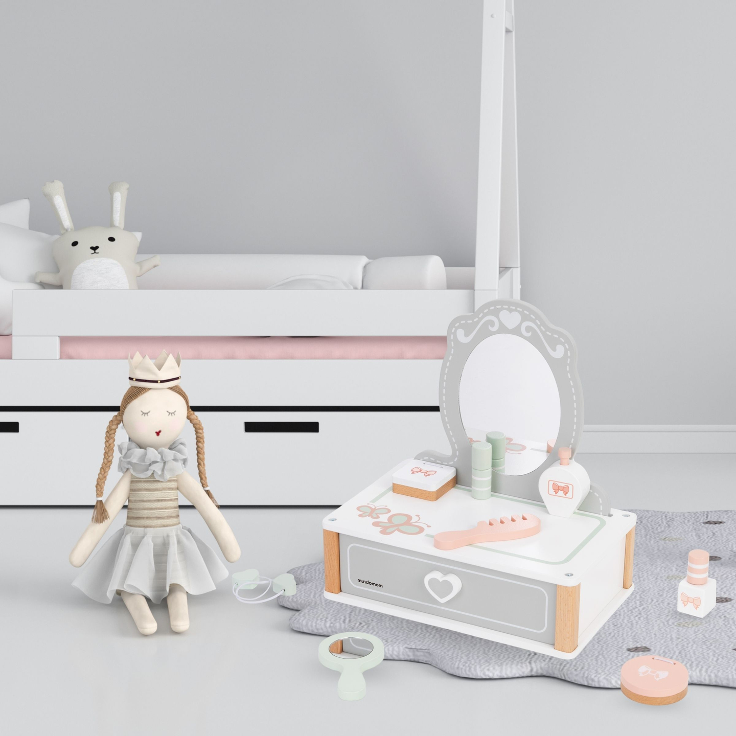 Puidust laste riietuslaud koos tarvikutega