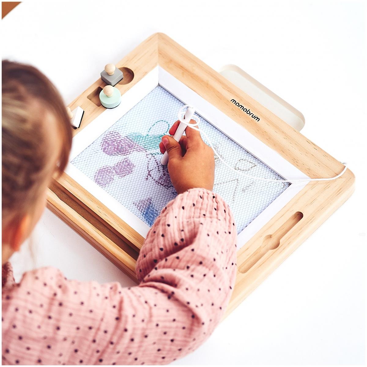 Puidust templitega külalisteraamat - joonestuslaud