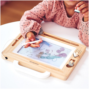 Puidust templitega külalisteraamat - joonestuslaud