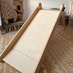 Puidust liumägi koos redeliga lastele