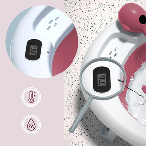 Kokkupandav beebivann koos termomeetri, sisendi ja statiiviga - värvus määrdunud roosa