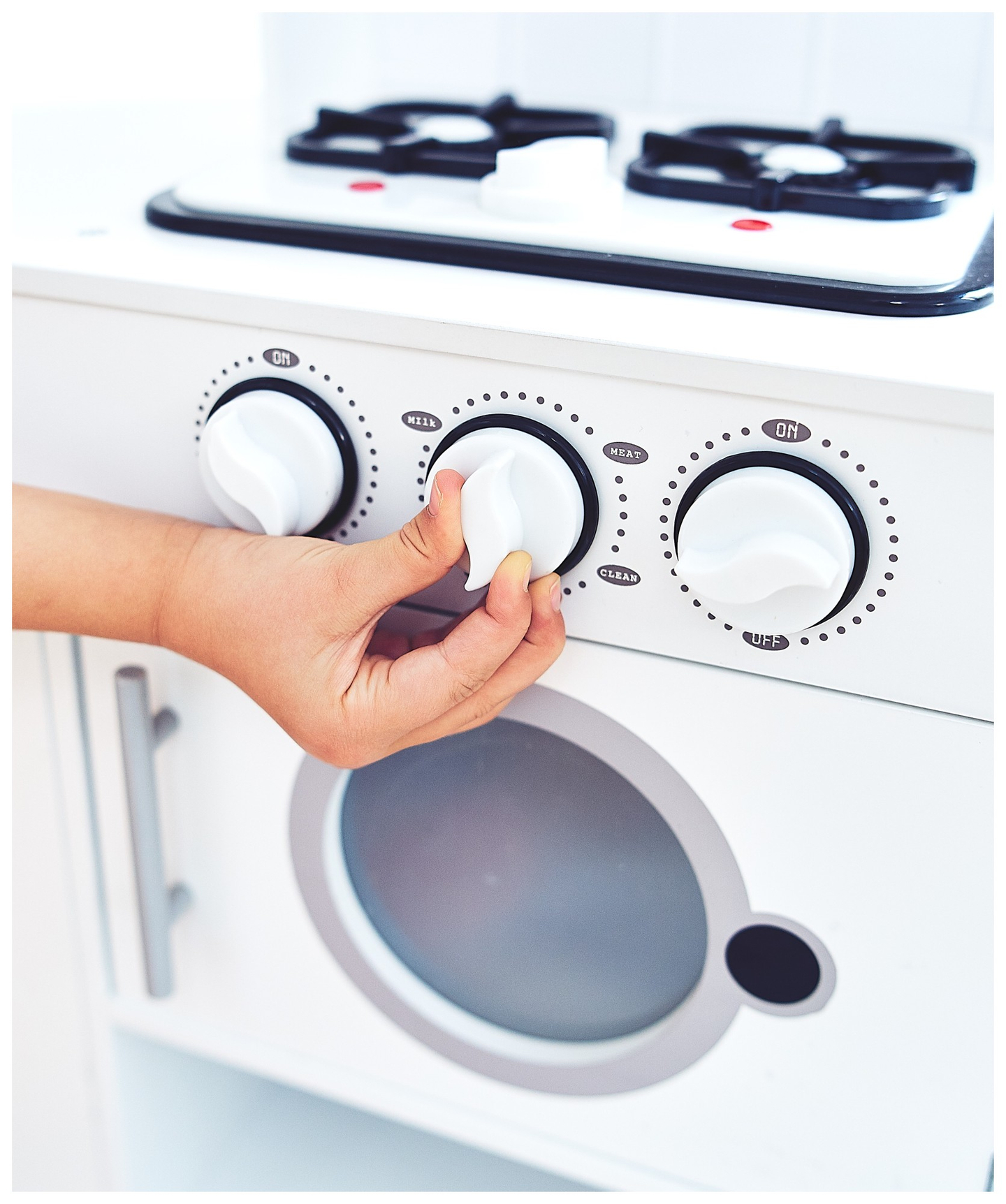 Nurgas puidust XXXL köök koos külmiku, ahju, pesumasina, esiliistu ja tarvikutega