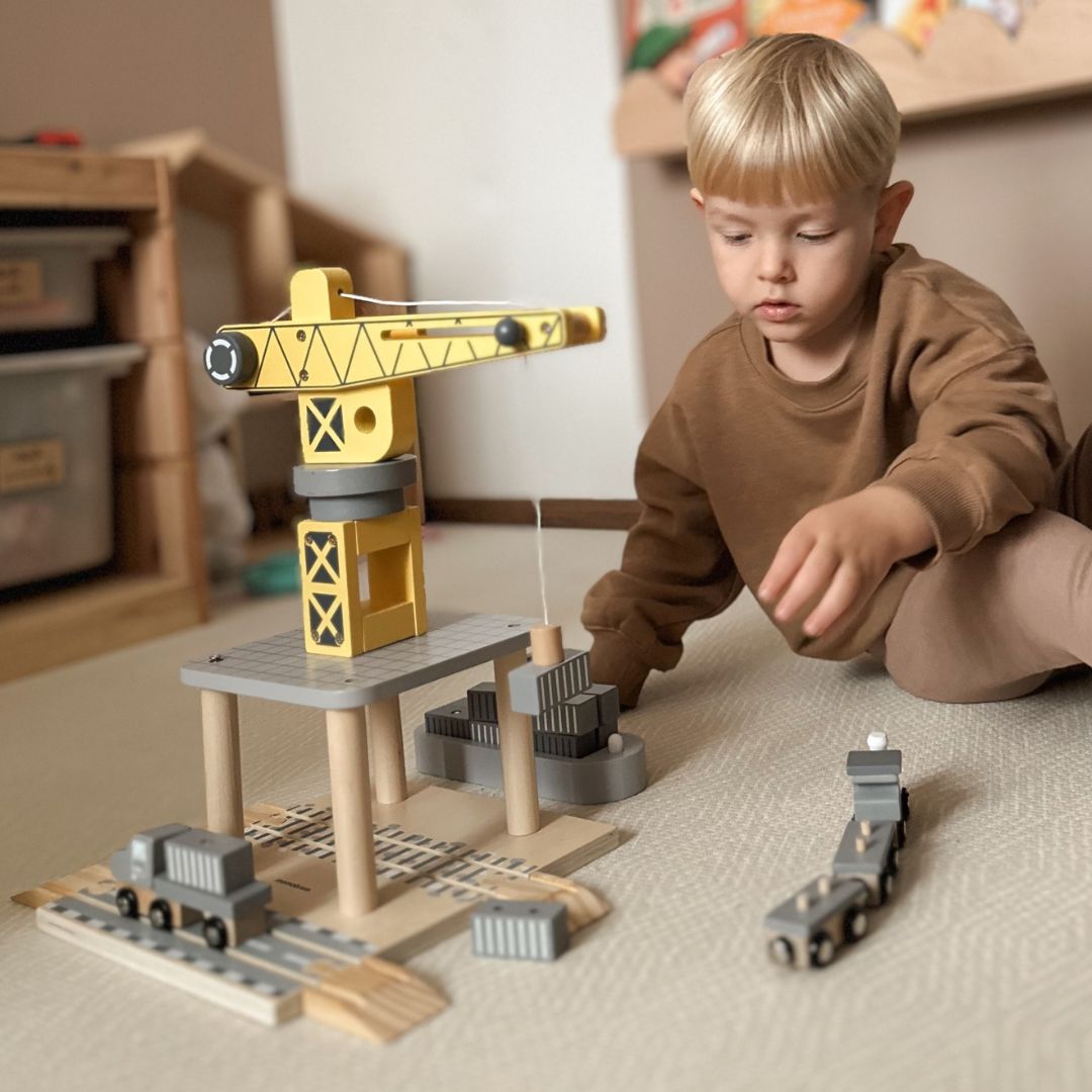 Mobiilne sadamakraana magnetvintsi ja tarvikutega - puidust komplekt