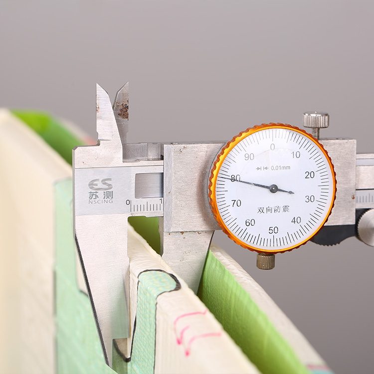 Kahepoolne vahtmatt XXL - kokkupandav 1 CM (mets koos kaisukaru ja hobustega)