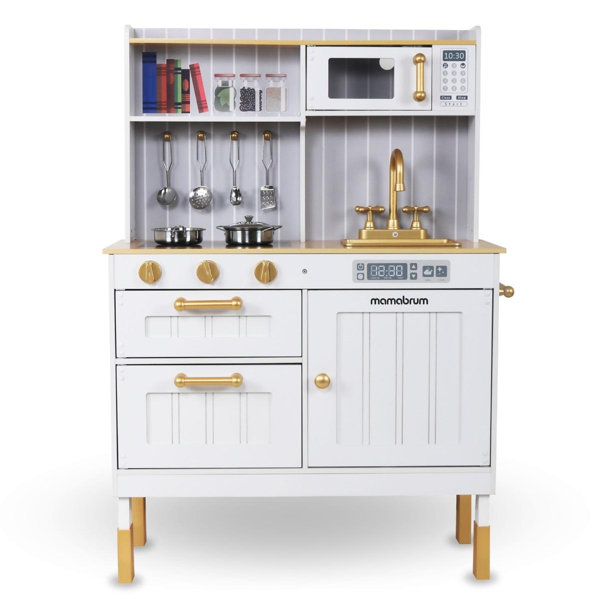 Puidust valge köök koos aksessuaaride ja esiplaaniga