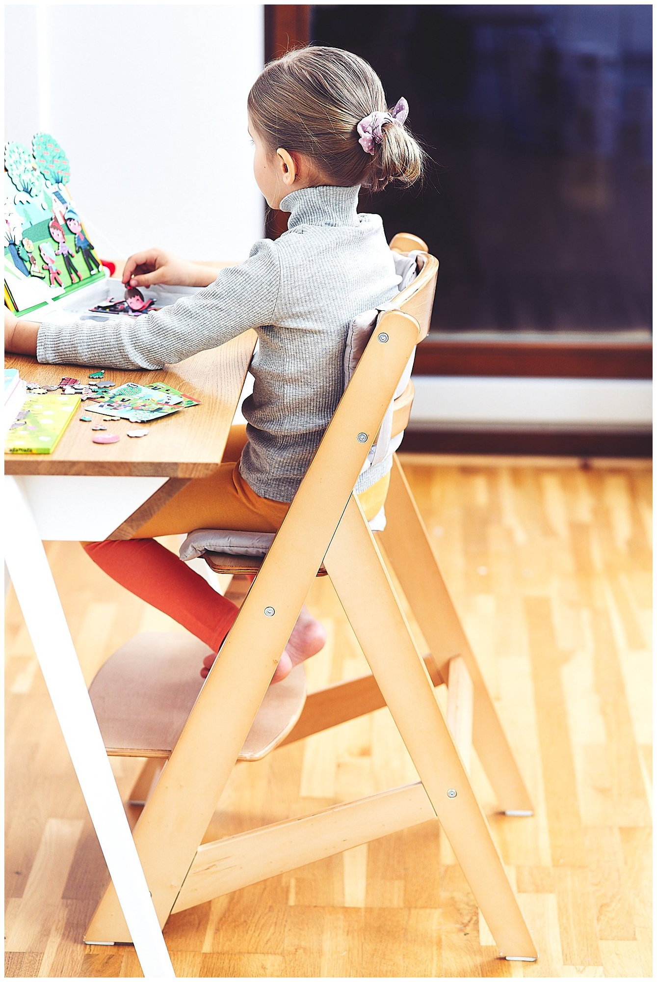 Puidust söötmistool Moby-System WOODY - naturaalne puidu värvus