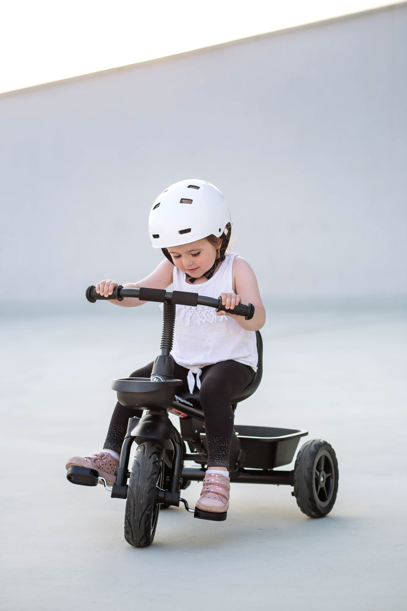 HyperMotion TOBI VECTOR kolmerattaline jalgratas - igavesed täispuhutavad rattad + tõukeratas. Värv: must.