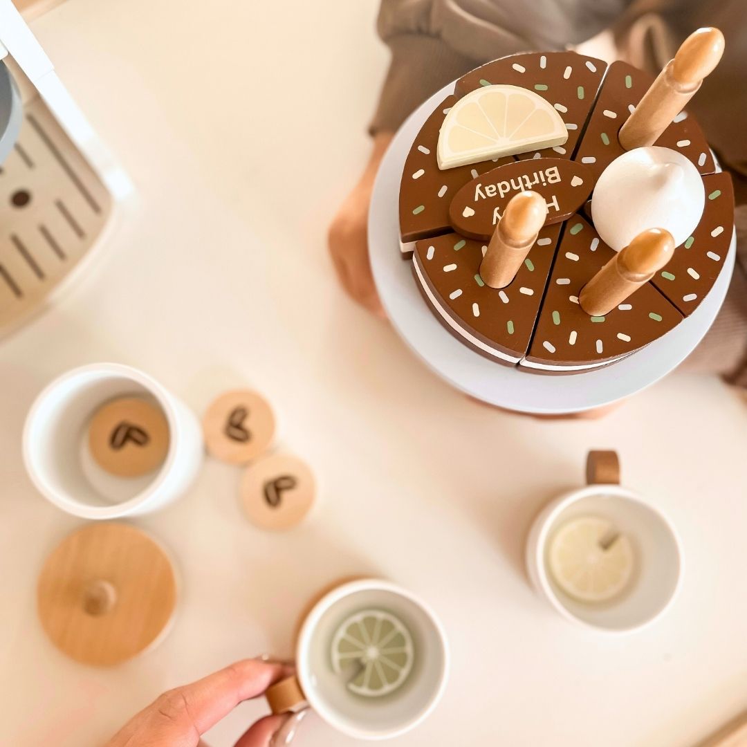 Puidust sünnipäevatort lõikamiseks