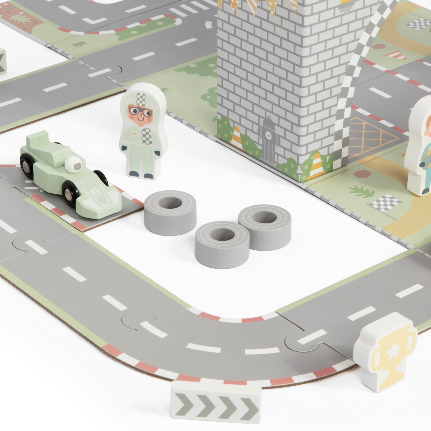 Magnetkohver võidusõiduraja, puidust sõidukite ja teetarvikutega