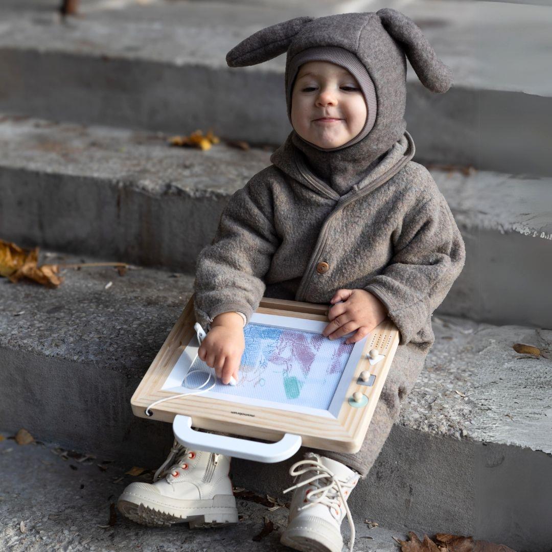 Puidust templitega külalisteraamat - joonestuslaud