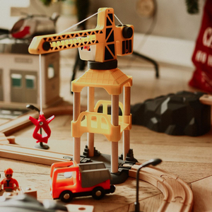 Puidust raudtee, akuga rong - Linn: rööpad, autod, sild, lennujaam