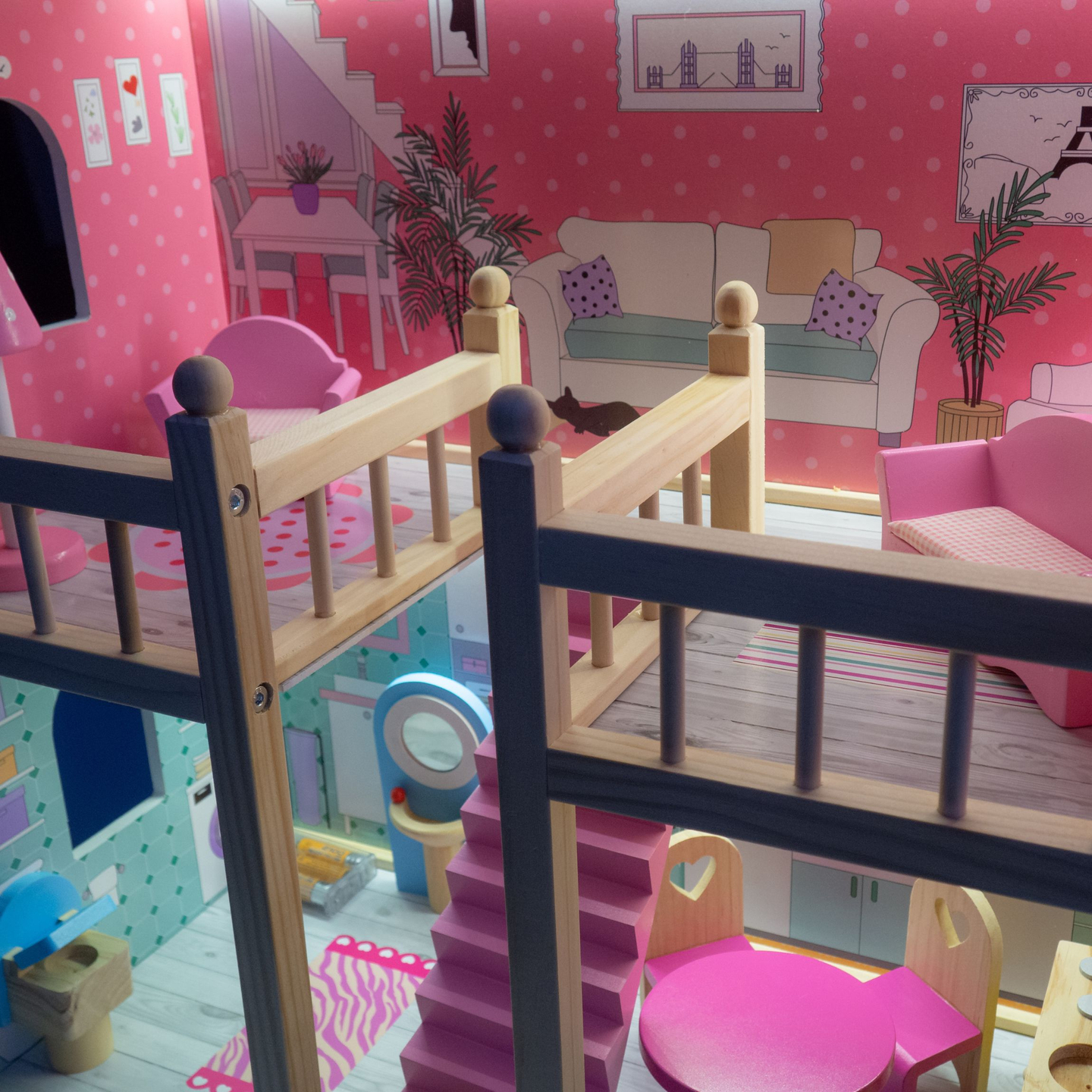 Suur puidust 3-korruseline nukumaja koos terrassi, mööblikomplekti ja LED-valgustusega!