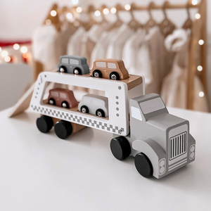 Puidust veoauto haagis koos 4 autoga