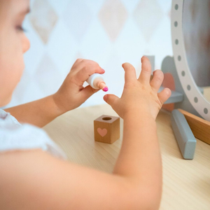 Puidust garderoobilaud koos tugitooli ja tarvikutega