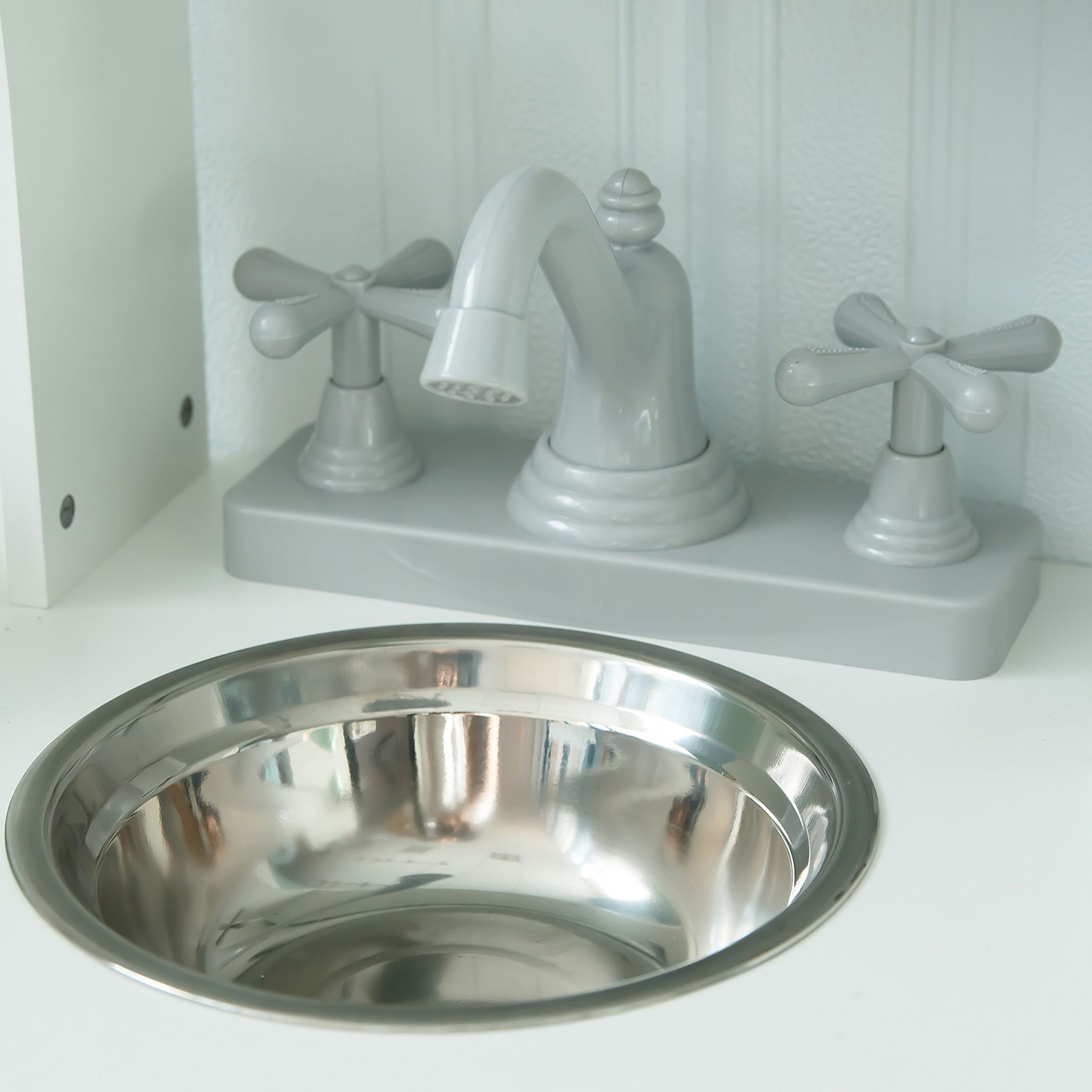 Puidust lasteköök koos mikrolaineahjuga