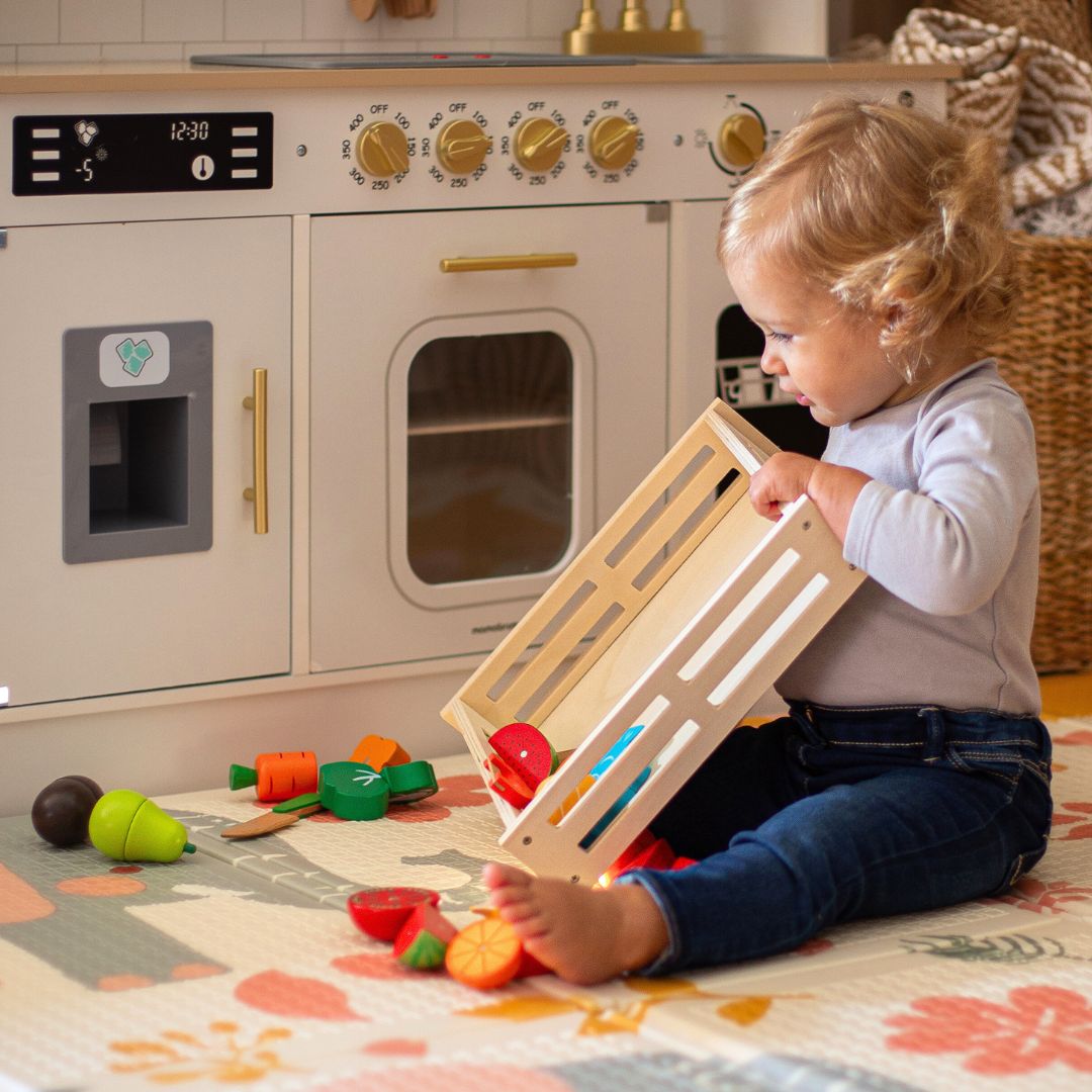 Puidust puu- ja köögiviljad lõikamiseks