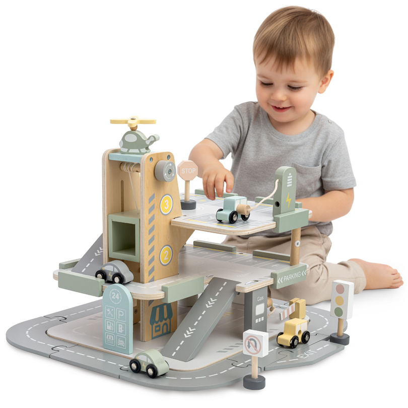 Puidust kolmekorruseline lastega garaaž koos lisatarvikutega – parkla, bensiinijaam, autopesula, helikopter