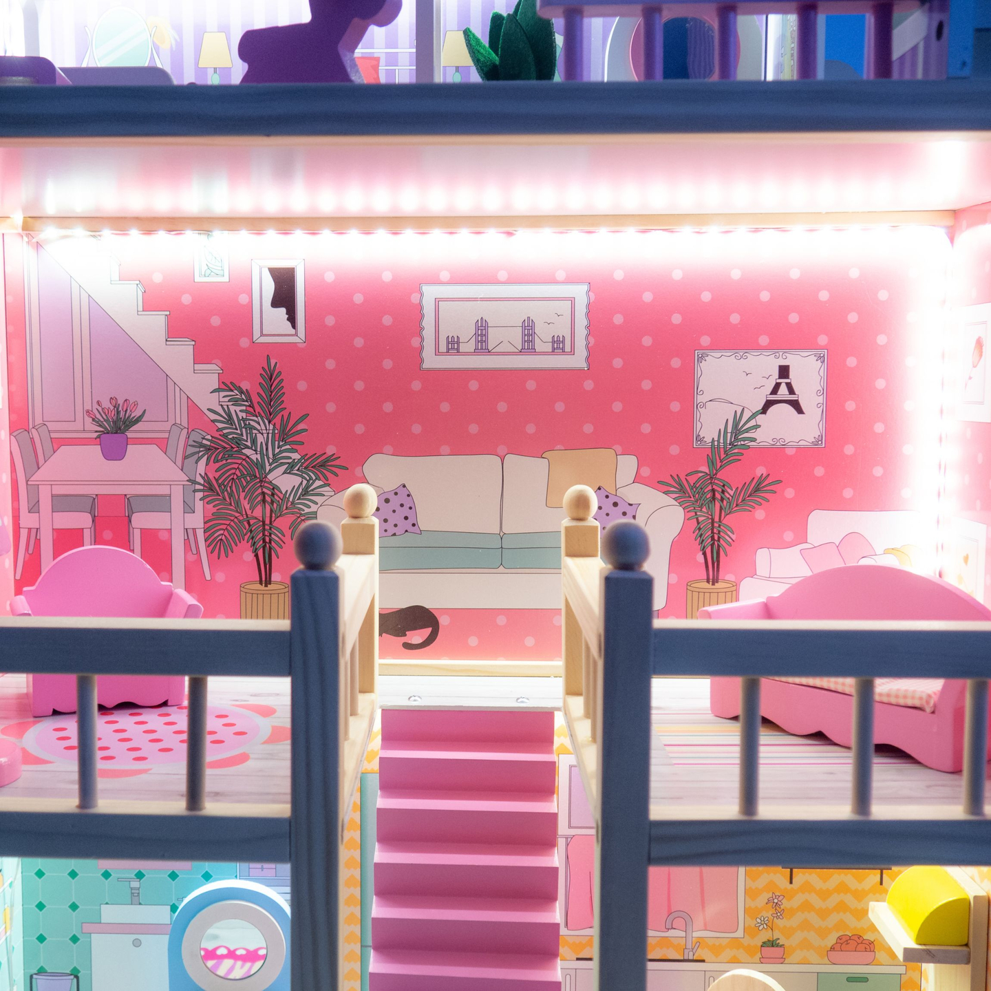 Suur puidust 3-korruseline nukumaja koos terrassi, mööblikomplekti ja LED-valgustusega!