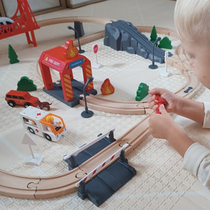 Puidust rong, akuga rong - Tuletõrje, rööpad, autod, sillad, tõkkepuu