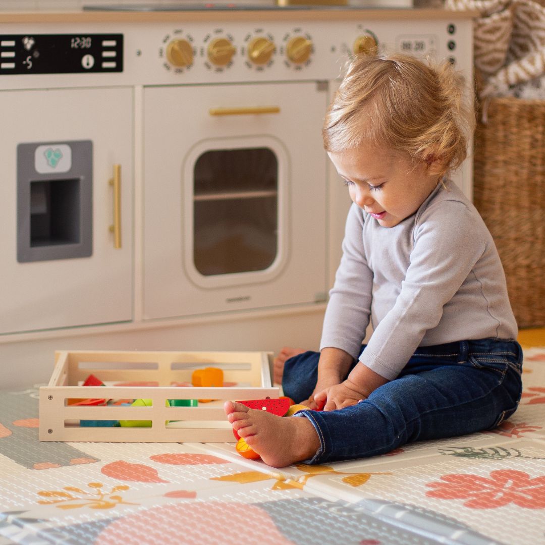 Puidust puu- ja köögiviljad lõikamiseks