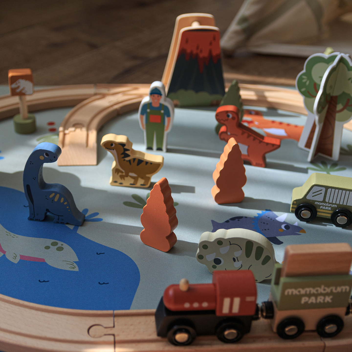 Dino Park puidust rong libisemisvastase matiga - dinosaurused, rong, rööpad, vulkaan, kell