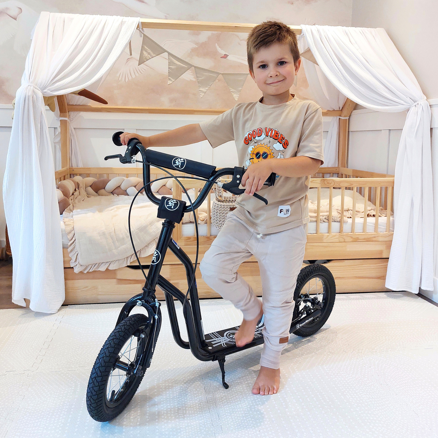 HyperMotion VIVA 12 roller (30cm pumbatavad rattad) - must