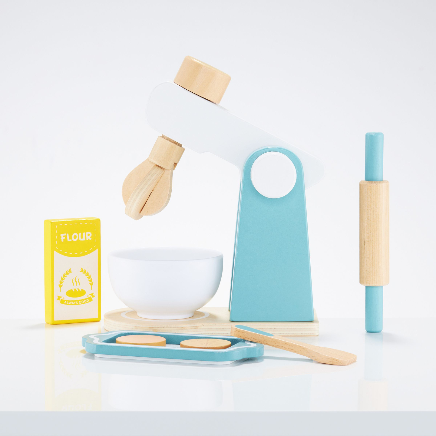 Puidust segisti koos tarvikutega