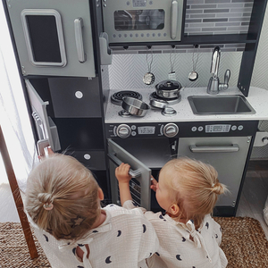 XXL puidust köök koos LED-valgustuse, esiplaadi ja tarvikutega