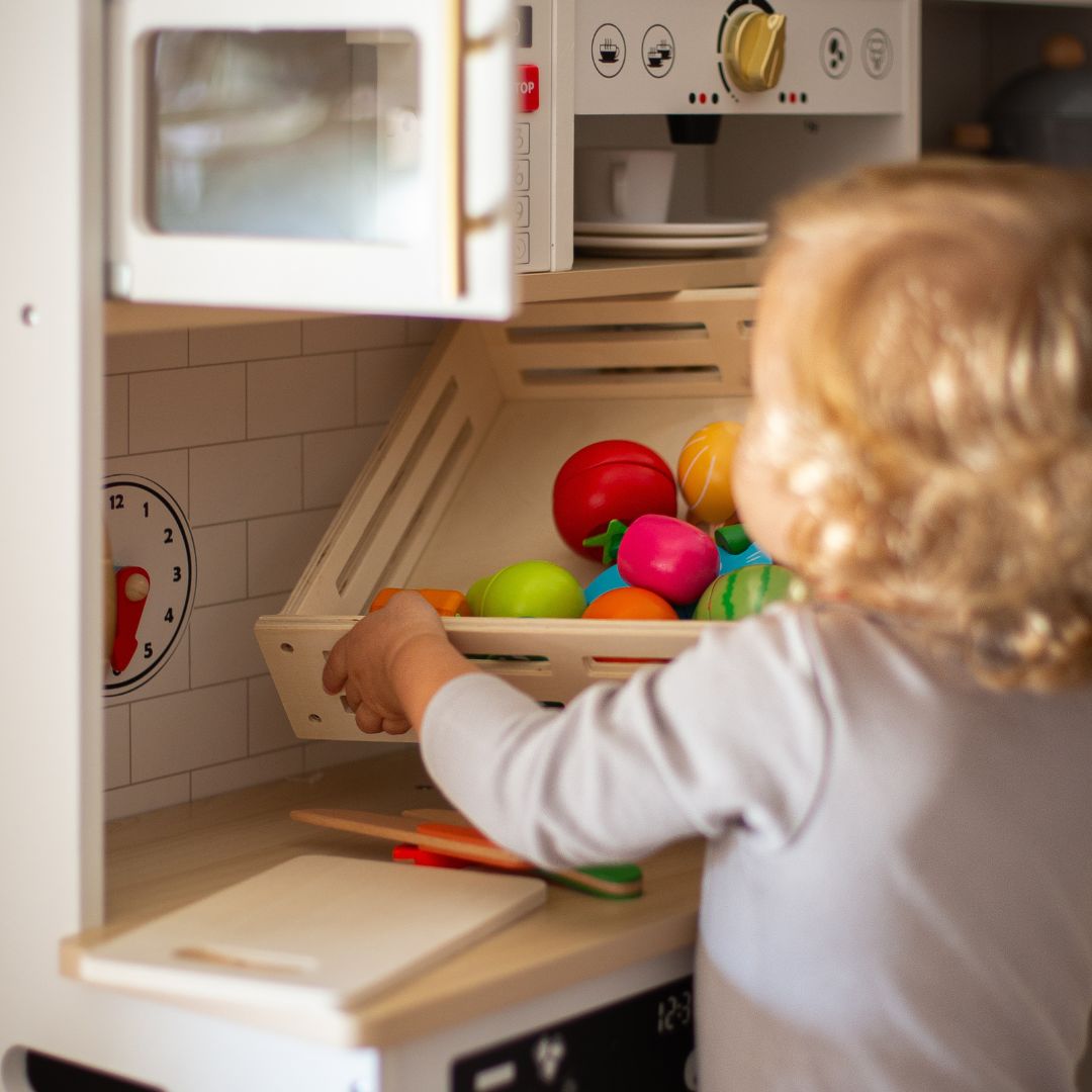 Puidust puu- ja köögiviljad lõikamiseks