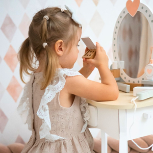 Puidust garderoobilaud koos tugitooli ja tarvikutega