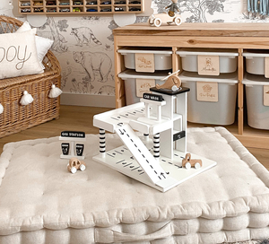 Puidust garaaž - parkla - autod, lift, helikopter