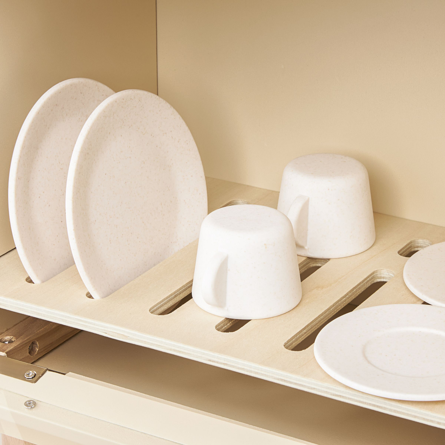 Puidust nõudepesumasin koos tarvikutega