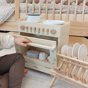 Puidust nõudepesumasin koos tarvikutega