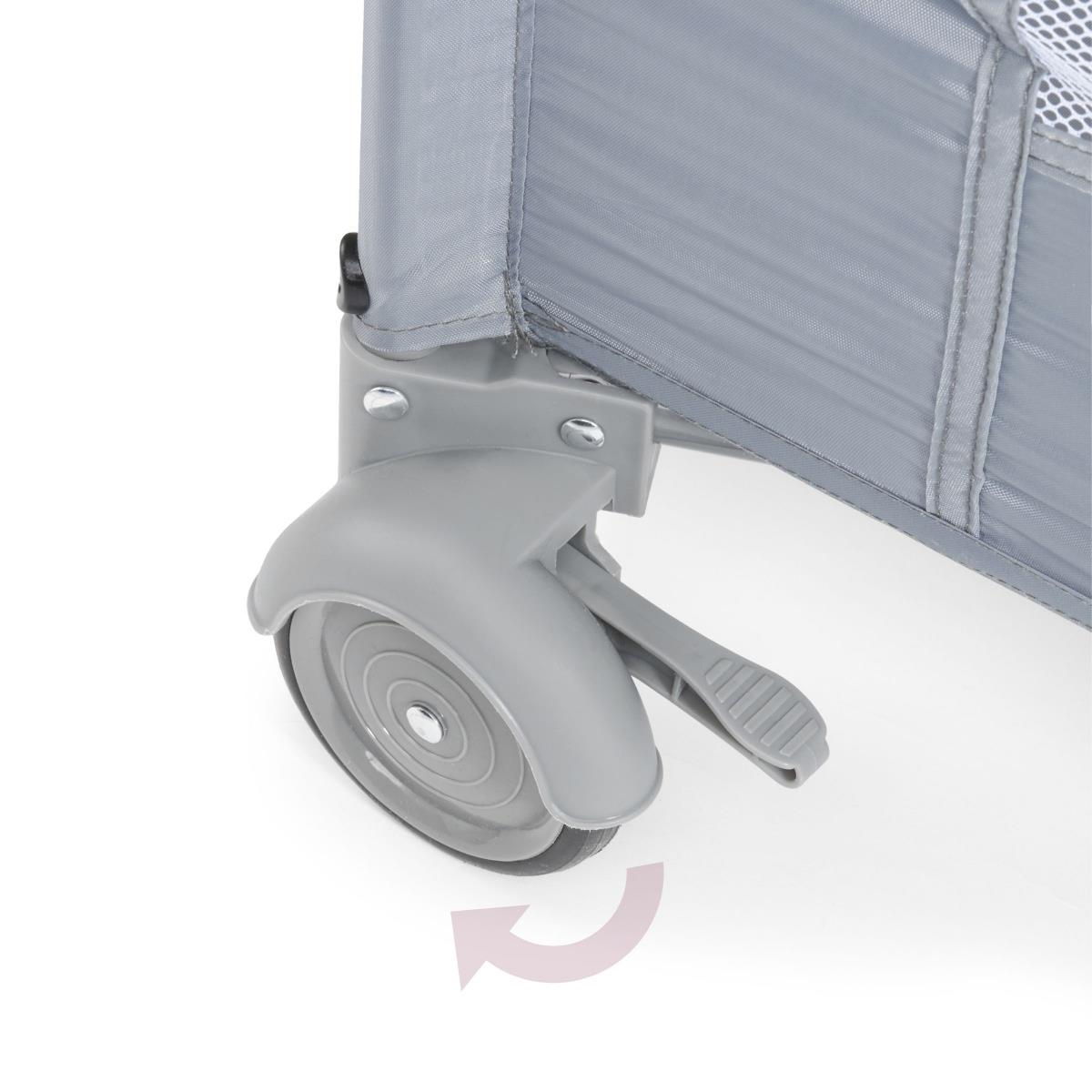 Tihedalt 3-in-1 kandevoodi koos muutmislaua, madratsi ja kandekotiga